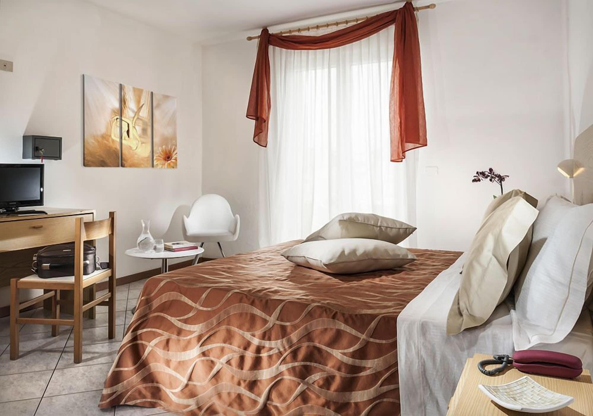 Hotel Capinera Римини Экстерьер фото