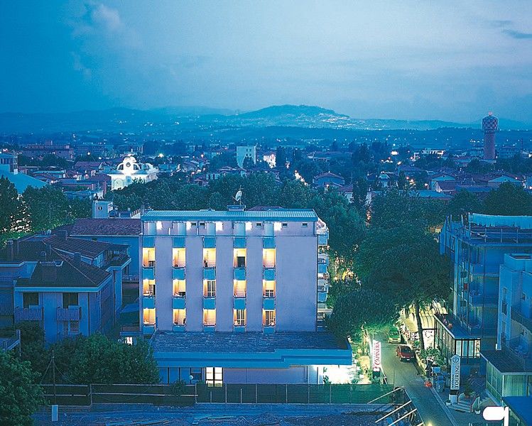 Hotel Capinera Римини Экстерьер фото
