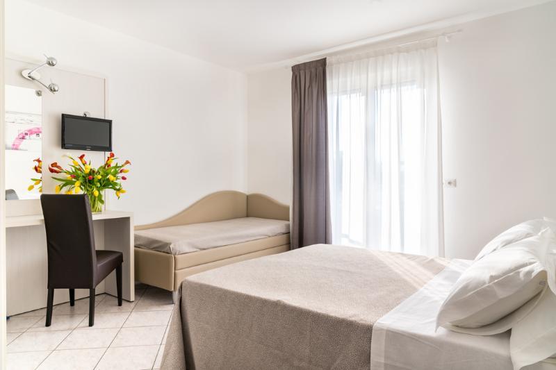 Hotel Capinera Римини Экстерьер фото